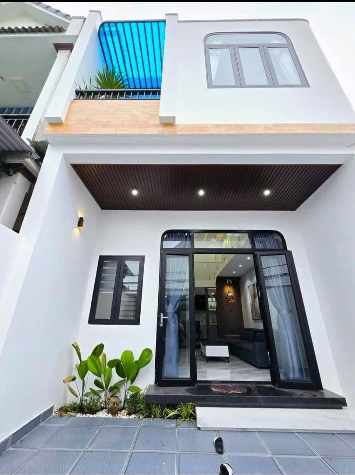 CHỦ NGỘP! CẦN BÁN GẤP NHÀ LẦU 2 mặt tiền trước sau. CÁCH Đồng Khởi 5 PHÚT DI CHUYỂN - Ảnh 1
